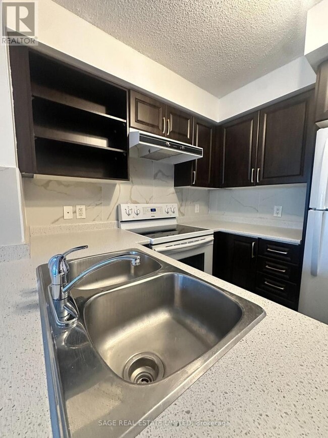 Building Photo - 120 Dallimore Cir