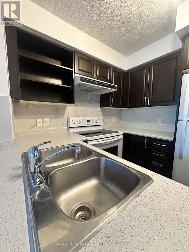 Photo du bâtiment - 120 Dallimore Cir