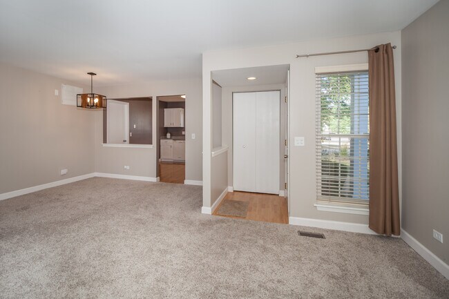 Building Photo - 527 Mallard Ct
