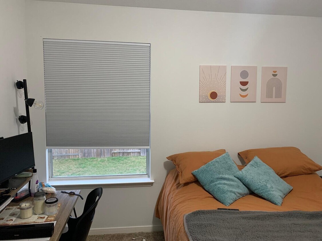 Building Photo - 3139 Silver Cedar Trail