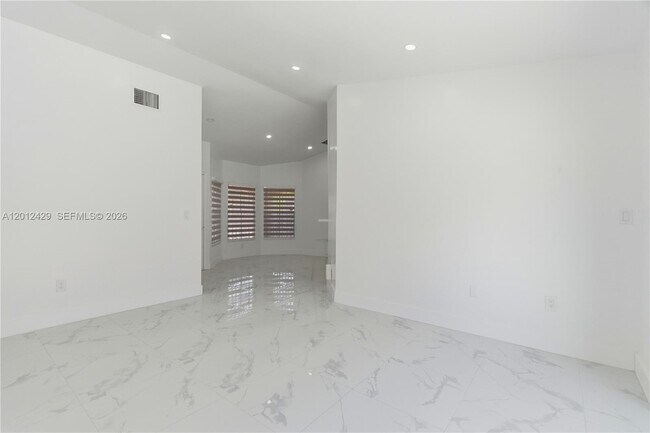 Building Photo - 164 NW 85th Ct