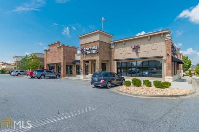 Foto del edificio - 2483 Cedarcrest Rd