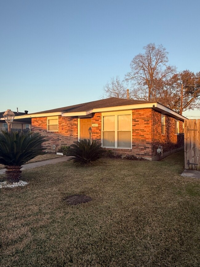 Building Photo - 3403 Tambour Dr