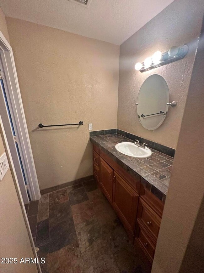 Building Photo - 4934 W Grovers Ave