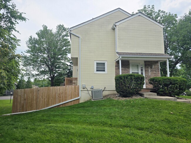 Foto del edificio - 8257 N Revere Ave