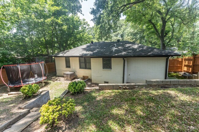 Building Photo - 1090 Indale Pl SW
