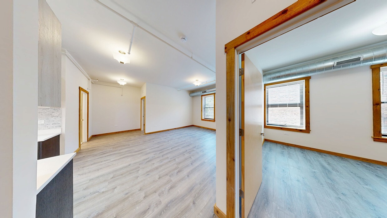 Photo - 4611 S Ellis Ave (Chicago, IL) Apartments