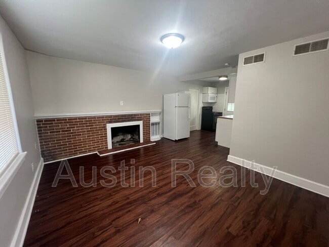 Building Photo - 8713 Maryknoll Ave