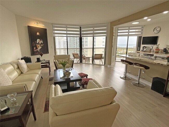 Foto del edificio - 20191 E Country Club Dr