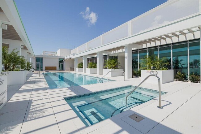 Foto del edificio - 777 3rd Ave N