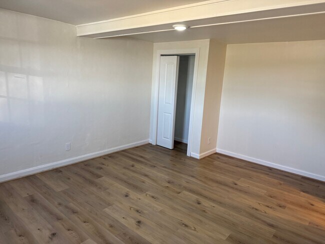 Foto del edificio - 147 Sprouses Corner Rd