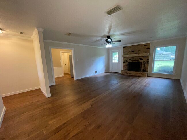 Foto del edificio - 2265 Leaning Oaks