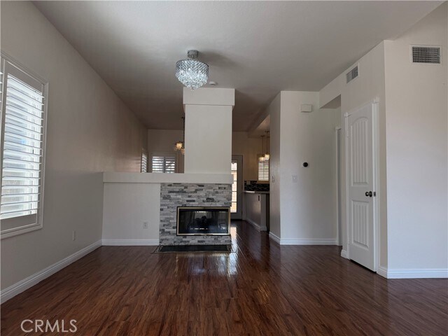 Foto del edificio - 7280 Comiso Way