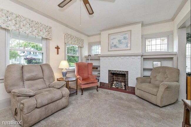 Building Photo - 3 br, 1 bath Townhome - 3548 N Murray Ave