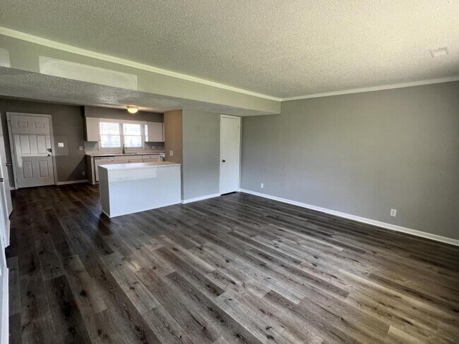 Building Photo - 1703 Fawn Vista Drive N., Unit L2