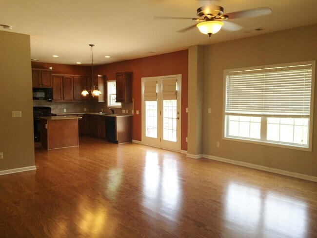 Foto del edificio - Simpsonville, 4bd/2.5ba, 2400+sf