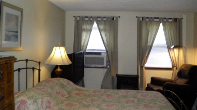 Foto del edificio - 936 Russell Rd