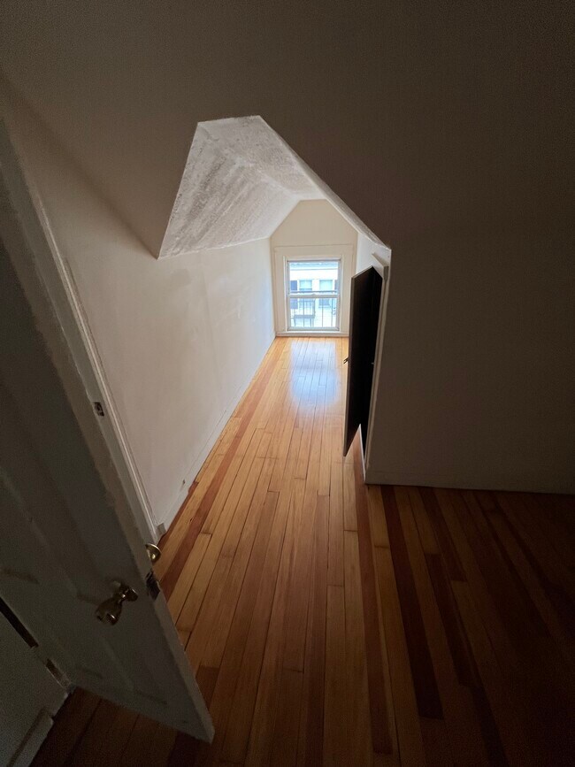 Foto del edificio - 75 1/2 Kinsley St