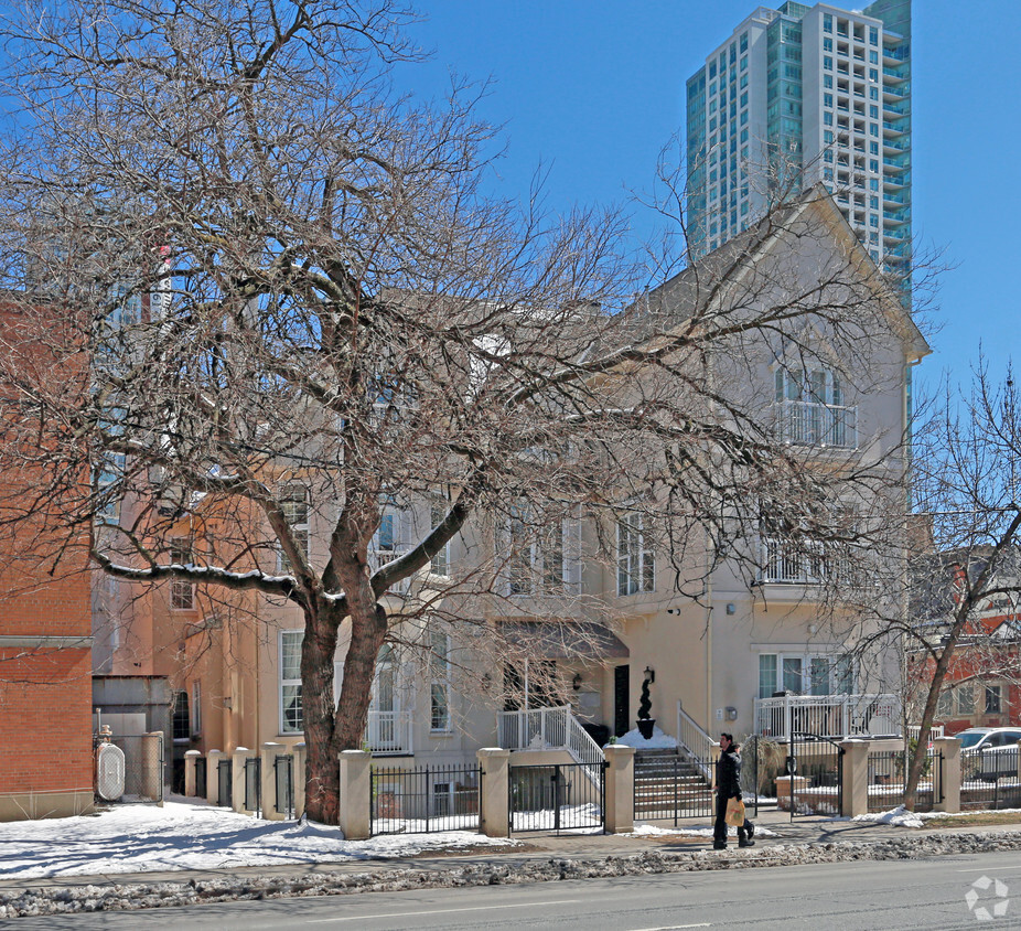 Photo du bâtiment - The Mansions at Jarvis