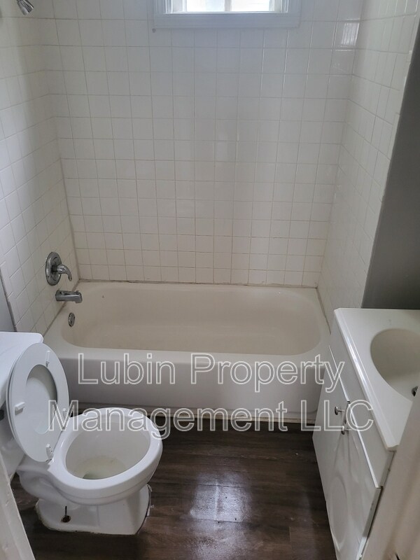 Building Photo - 1088 Semmes St
