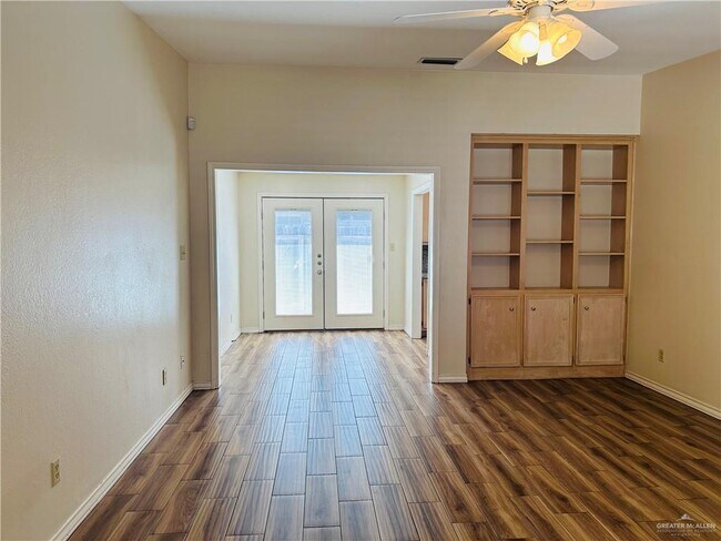 Foto del edificio - 717 Nightingale Ave