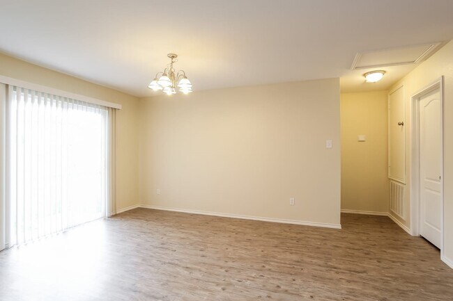 Foto del edificio - 5006 Arbury Hill Ln