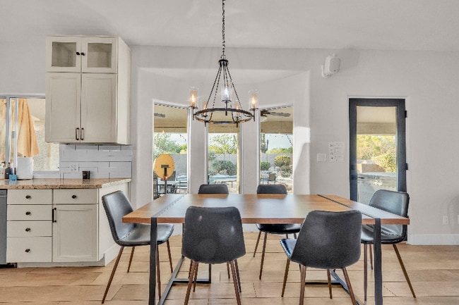 Building Photo - 8418 E La Junta Rd