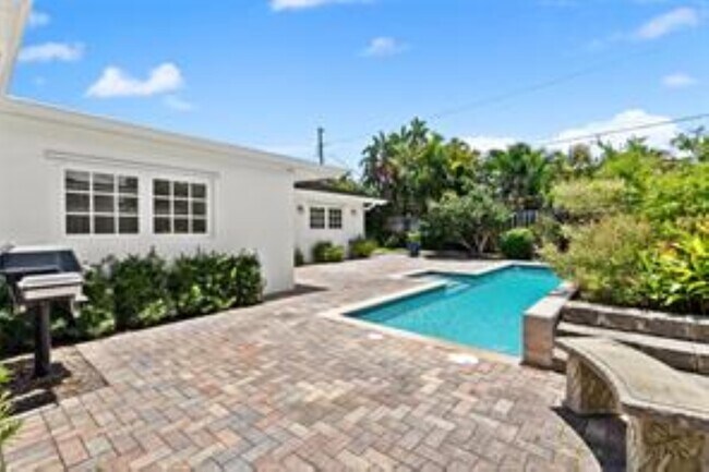 Foto del edificio - 2070 NE 54th Ct