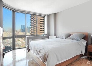 Building Photo - 460 W 42nd St