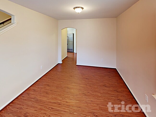 Building Photo - 8227 Radial Ct