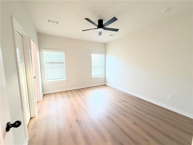 Foto del edificio - 531 Cosmos St