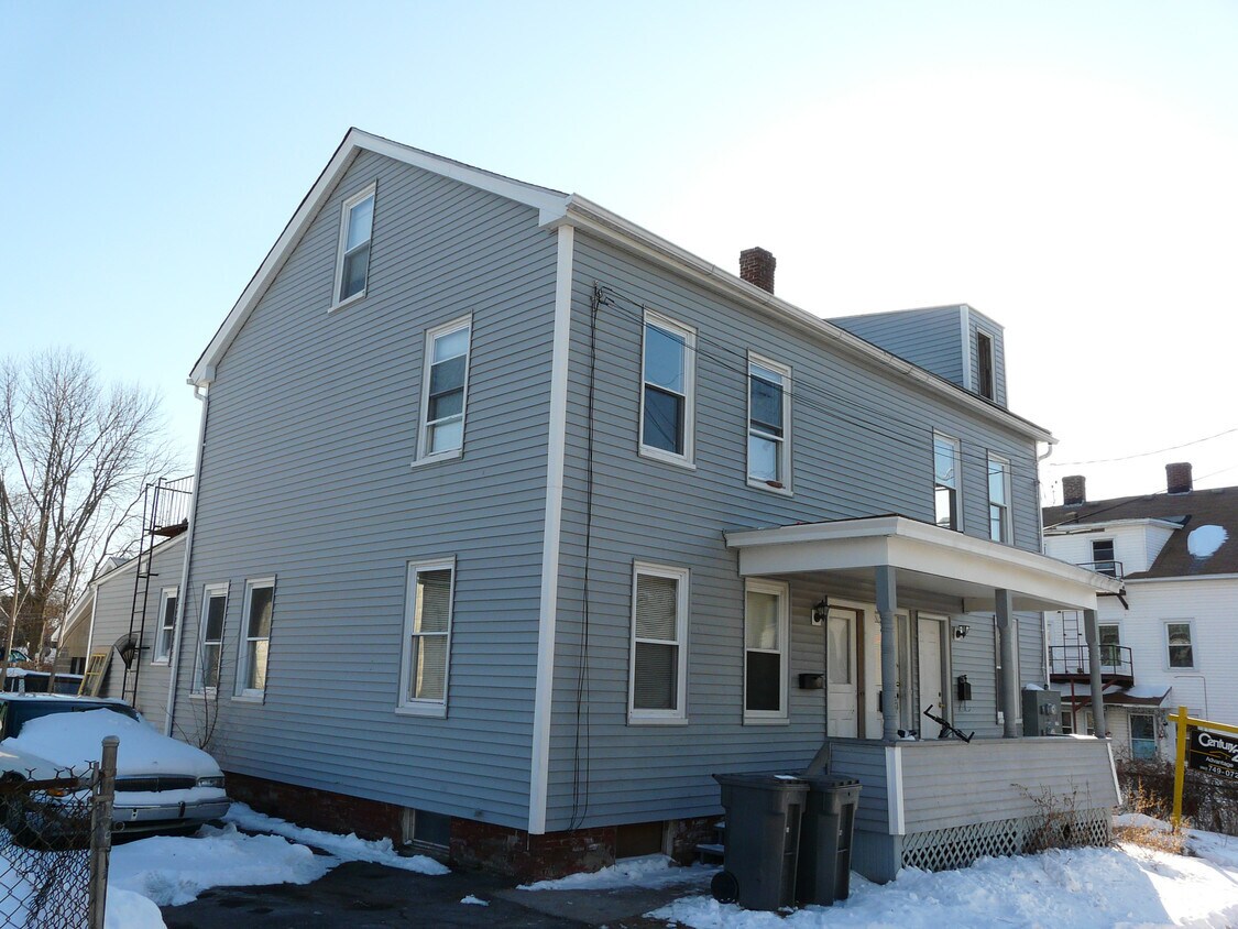 Building Photo - 36 College St