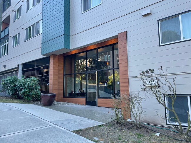 Foto del edificio - $500 off 1st months rent!!  Bright and Modern Northgate Condo!