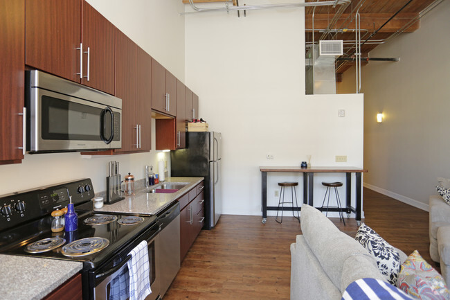 1BR, 1BA - 722 SF - Lucas Place Lofts