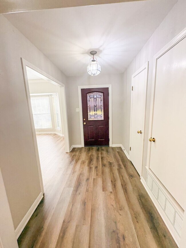 Foto del edificio - 1221 Walden St