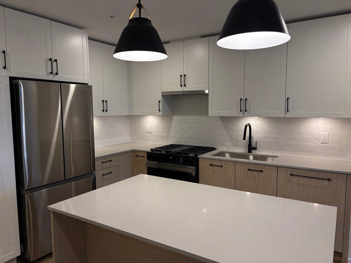 Primary Photo - 27215 Aldergrove Town Centre Dr