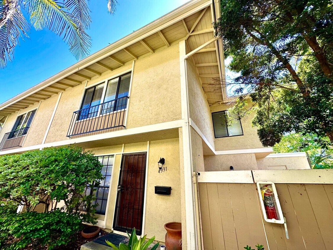 Foto principal - FOR RENT - 3Br/1.5Ba 1113 Sf Corner Unit T...