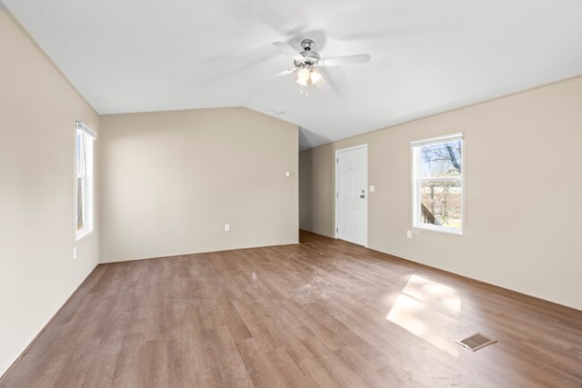 Foto del edificio - 15747 Country Way