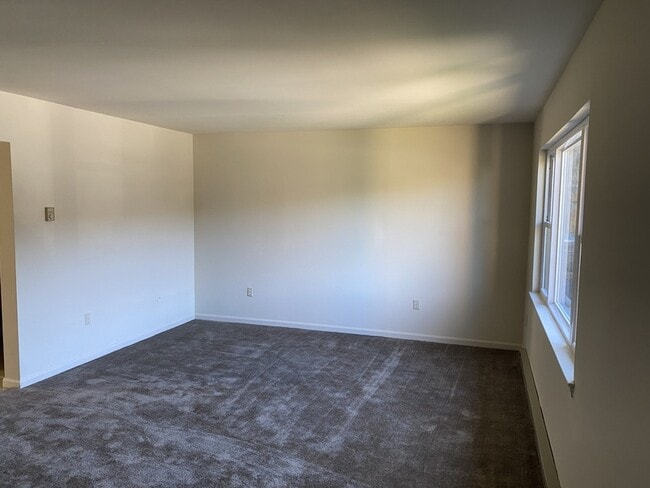 Building Photo - 212 Magnolia Dr