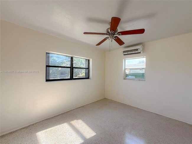 Building Photo - 3 bedroom in North Miami FL 33162