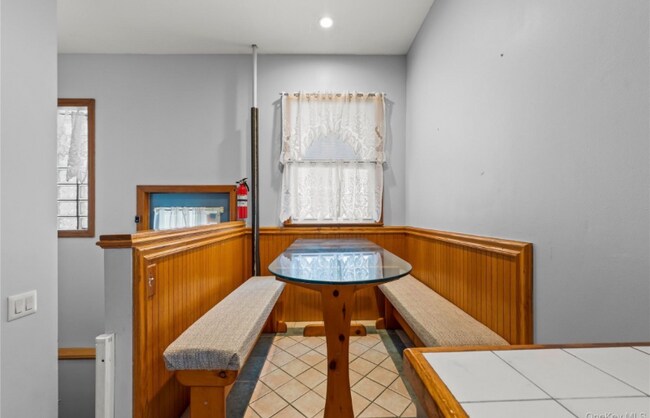 Foto del edificio - 244-39 89th Ave