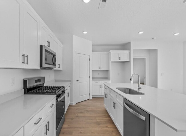 Building Photo - 1403 S Padre Bay Dr