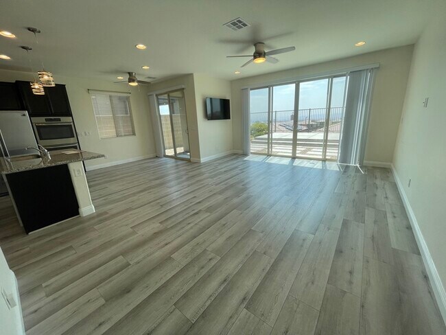 Foto del edificio - Carry Over Showing: This property has been...