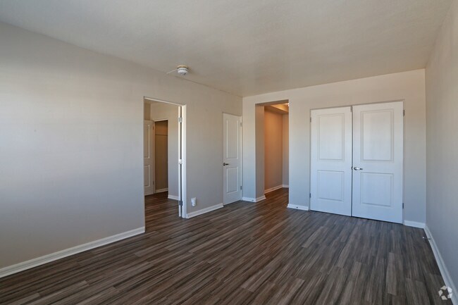 1HAB, 1BA - 585 ft² - Camellia Apartments
