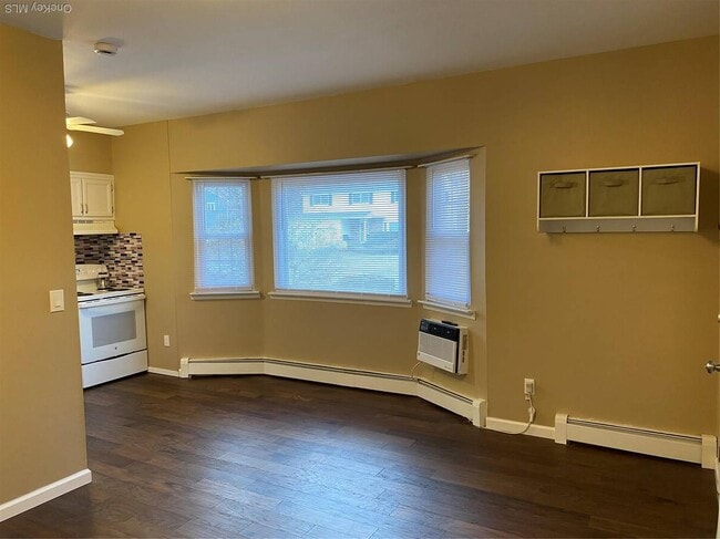 Foto del edificio - 6 Gaines Dr