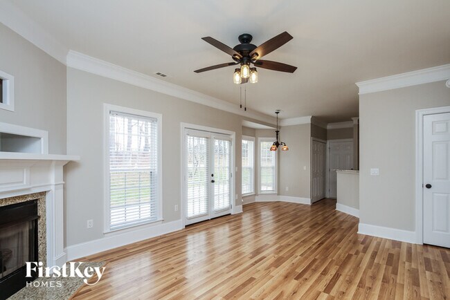 Foto del edificio - 7285 Drury Ln