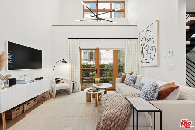 Foto del edificio - 1035 N Vista St