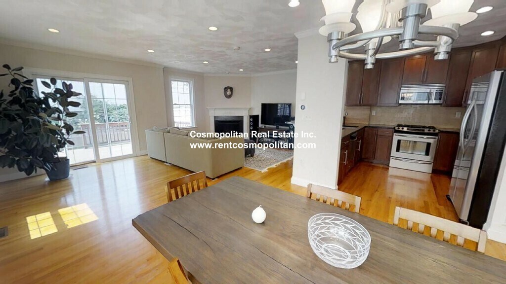 Primary Photo - 108 4th St