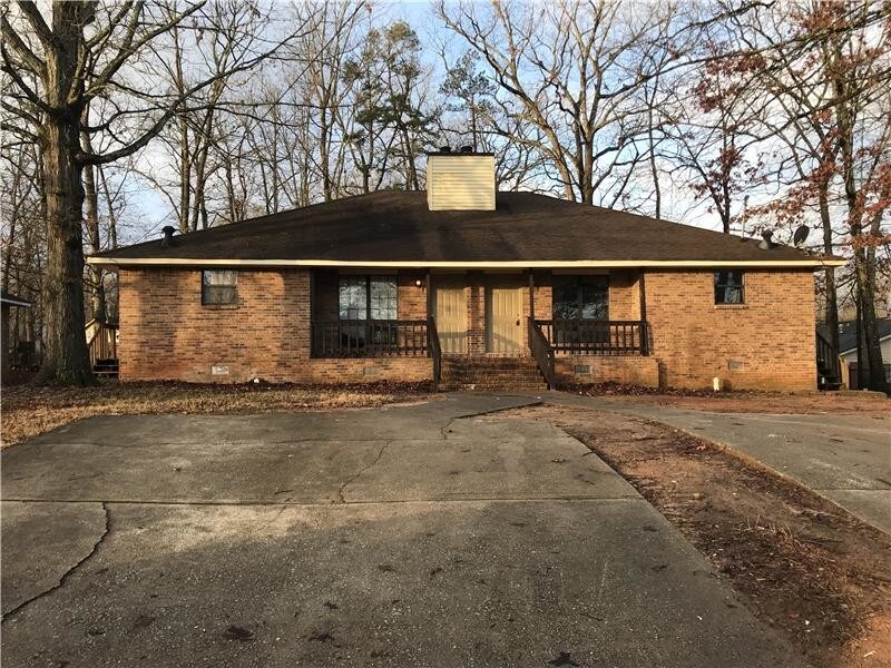Primary Photo - 152 Forest Pl