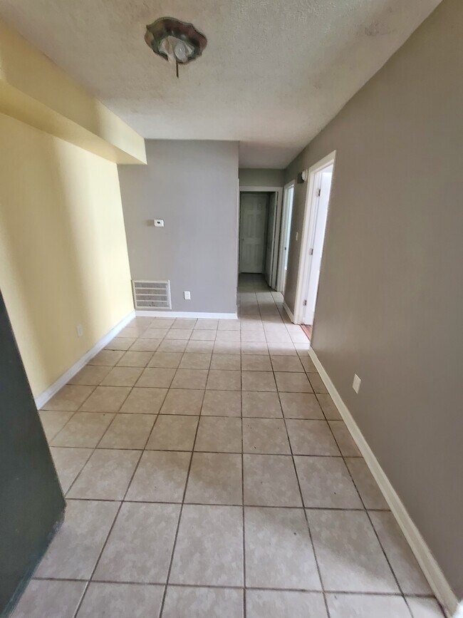 107 Southview Dr Unit 4, Nicholasville, KY 40356 Apartments in